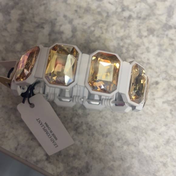 Natasha 🤍 🤍 Square Box Bracelet - Picture 2 of 7